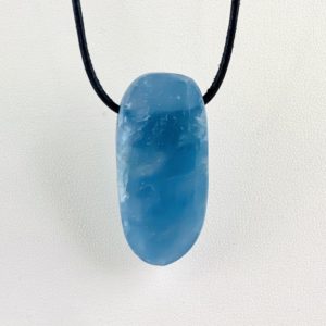 Aquamarin, gebohrter Stein, Steinanhänger, Heilstein, China,