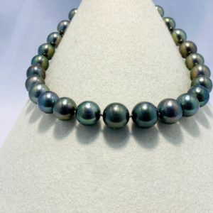 Edelsteinkette Tahiti Zuchtperlen, kleiner Verlauf, Naturfarben, starker Lüster