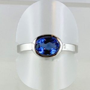 Edelsteinring Tansanit, Ring, Weißgold, Tansania, Handarbeit, feinste Farbe