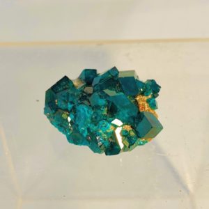 Dioptasstufe mit wunderschönen Kristallen, super Farbe