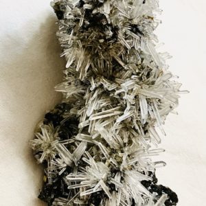 Bergkristall Peru, feine Nadeln und Pyritkristalle